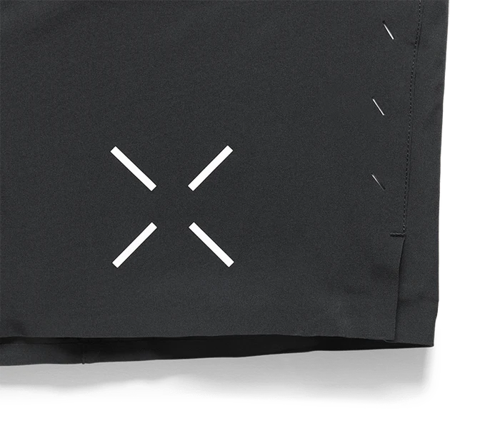 Ten Thousand interval short zwart logo op broek