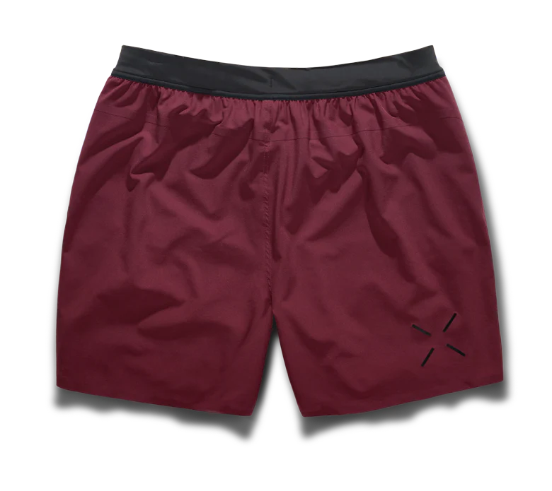 Ten Thousand interval short Maroon achterzijde